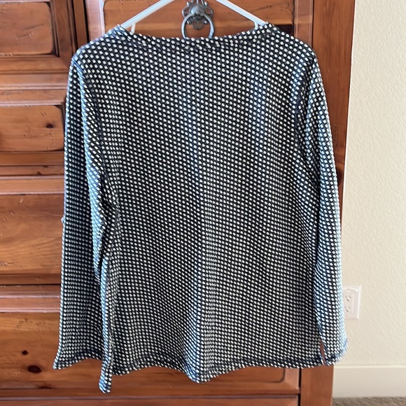 Talbots Women’s navy and white sweatshirt with front pocket, size large. - Picture 4 of 7